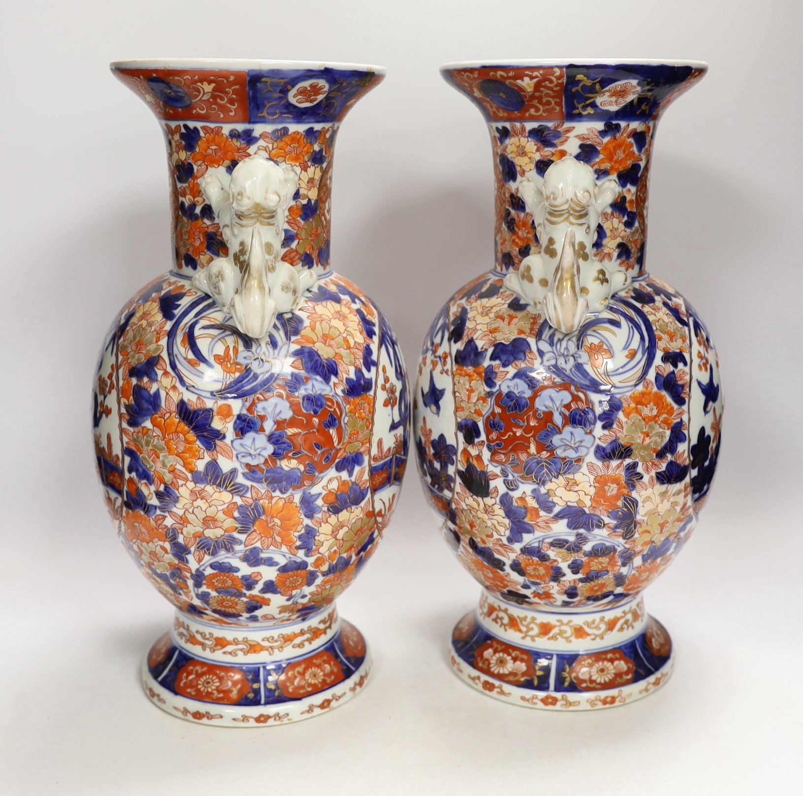 A pair of Japanese Imari vases, Meiji period, 36.5cm